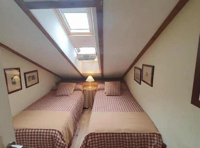 El Arcangel De Santillana del Mar