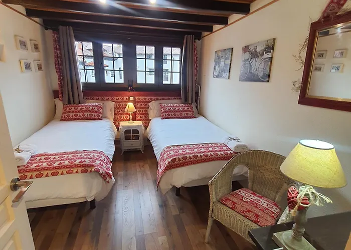 El Arcangel De * Santillana del Mar